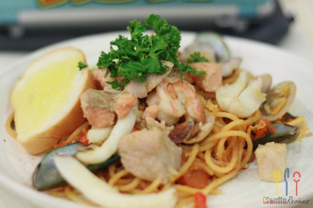 Bubble Tea Spicy Mix Seafood and Tomato Spaghetti (Php 295)