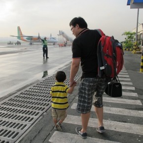 Tito EJ and David: about to board the plane!