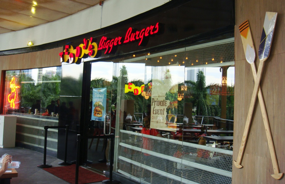 Teddy's Bigger Burger